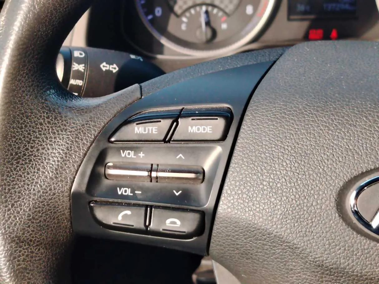 Car image 24