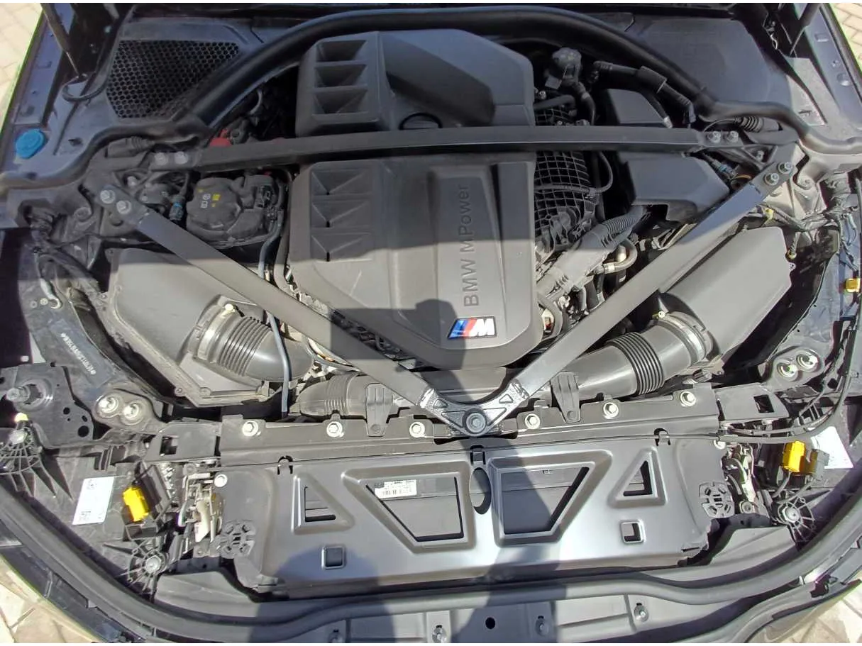 Car image 26