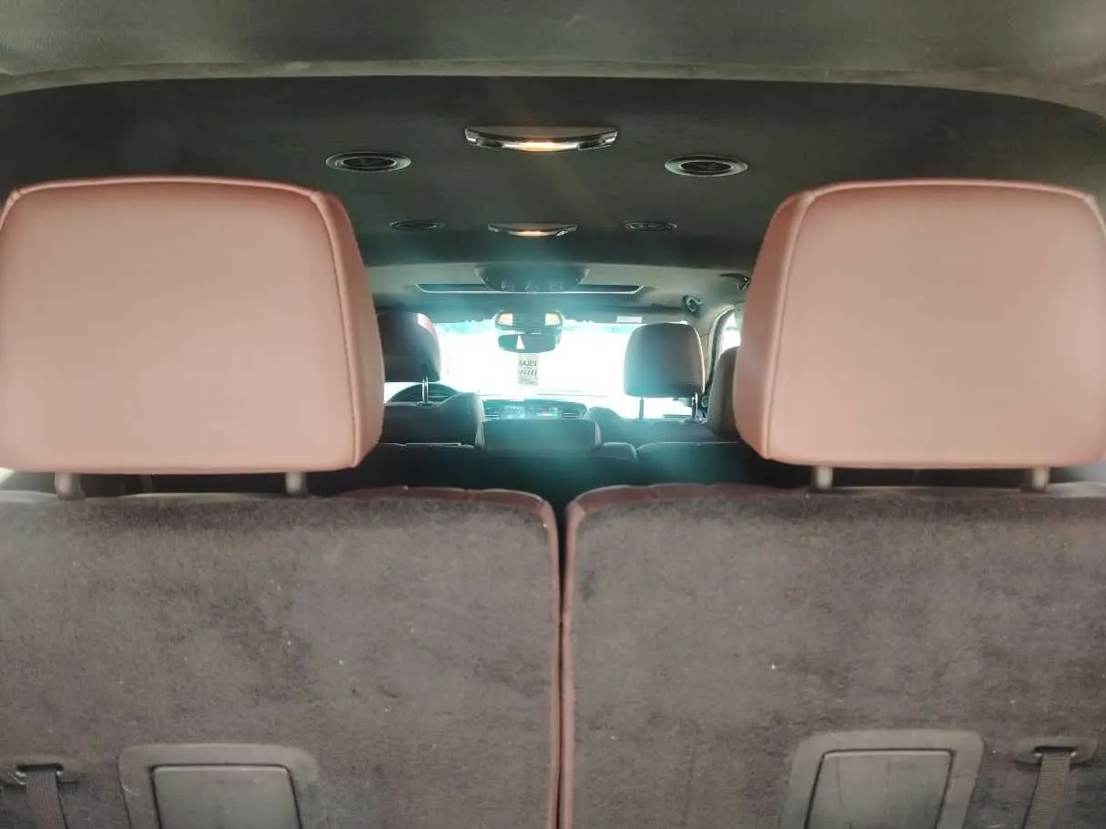 Car image 32