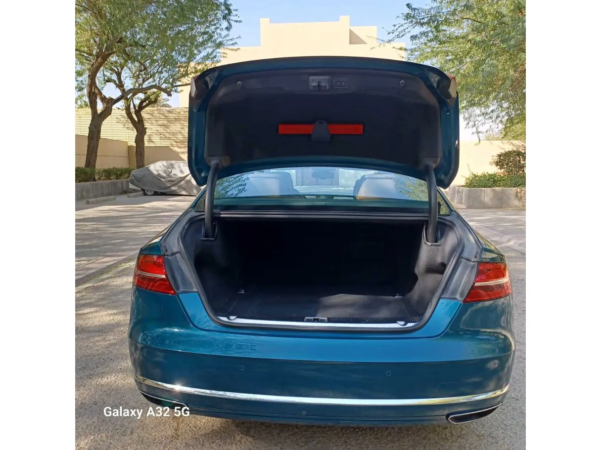 Car image 24