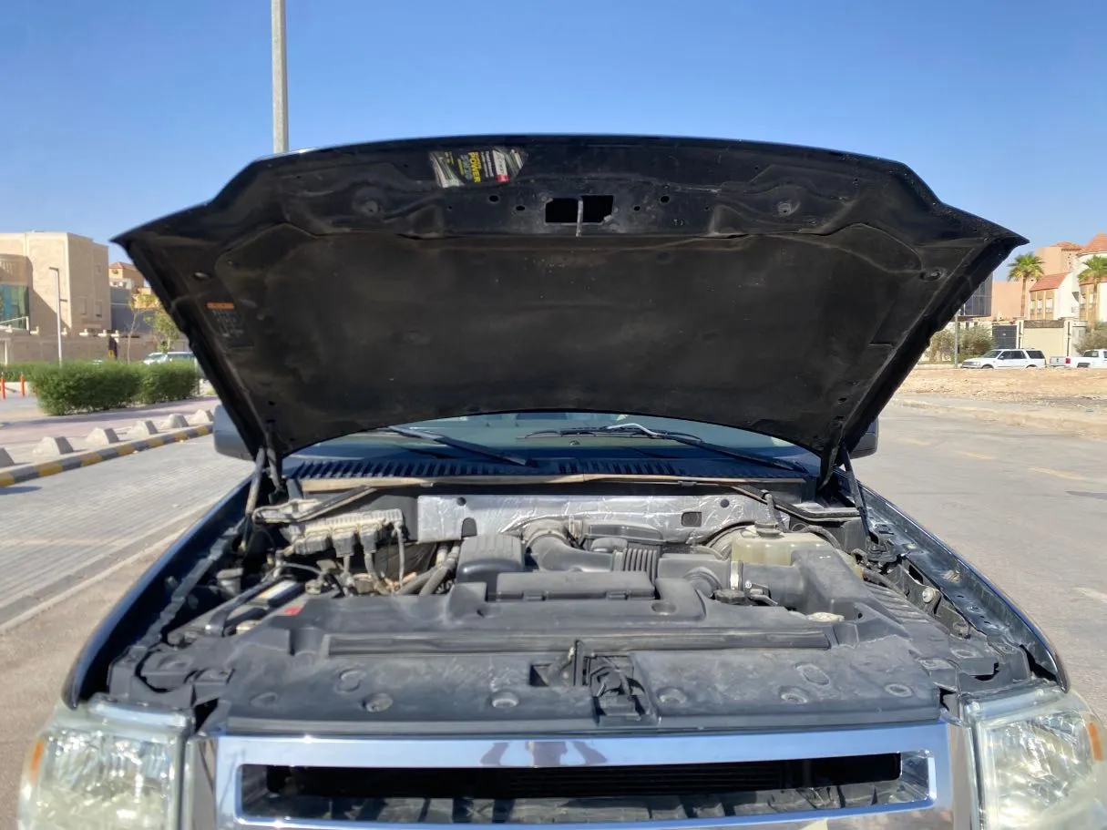 Car image 25