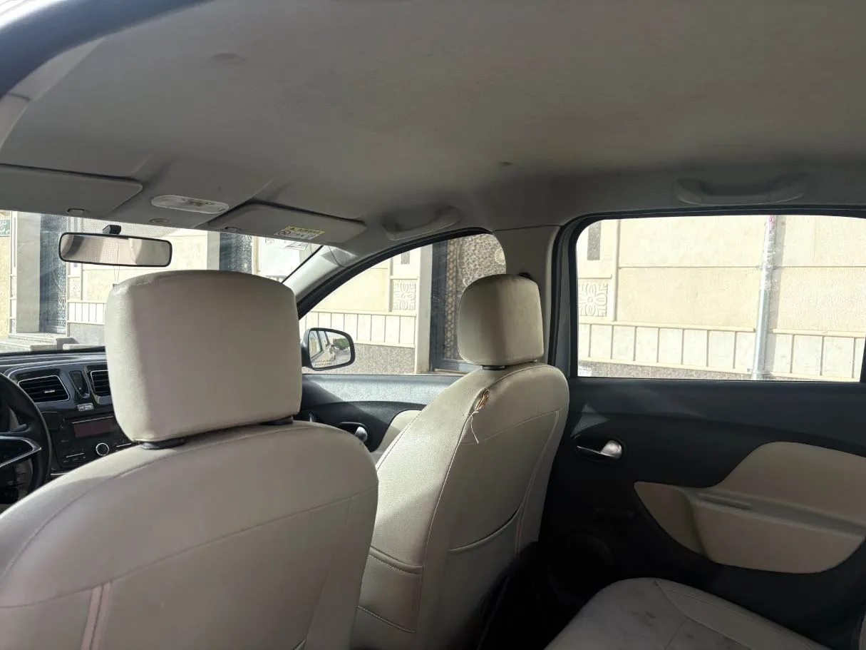 Car image 15