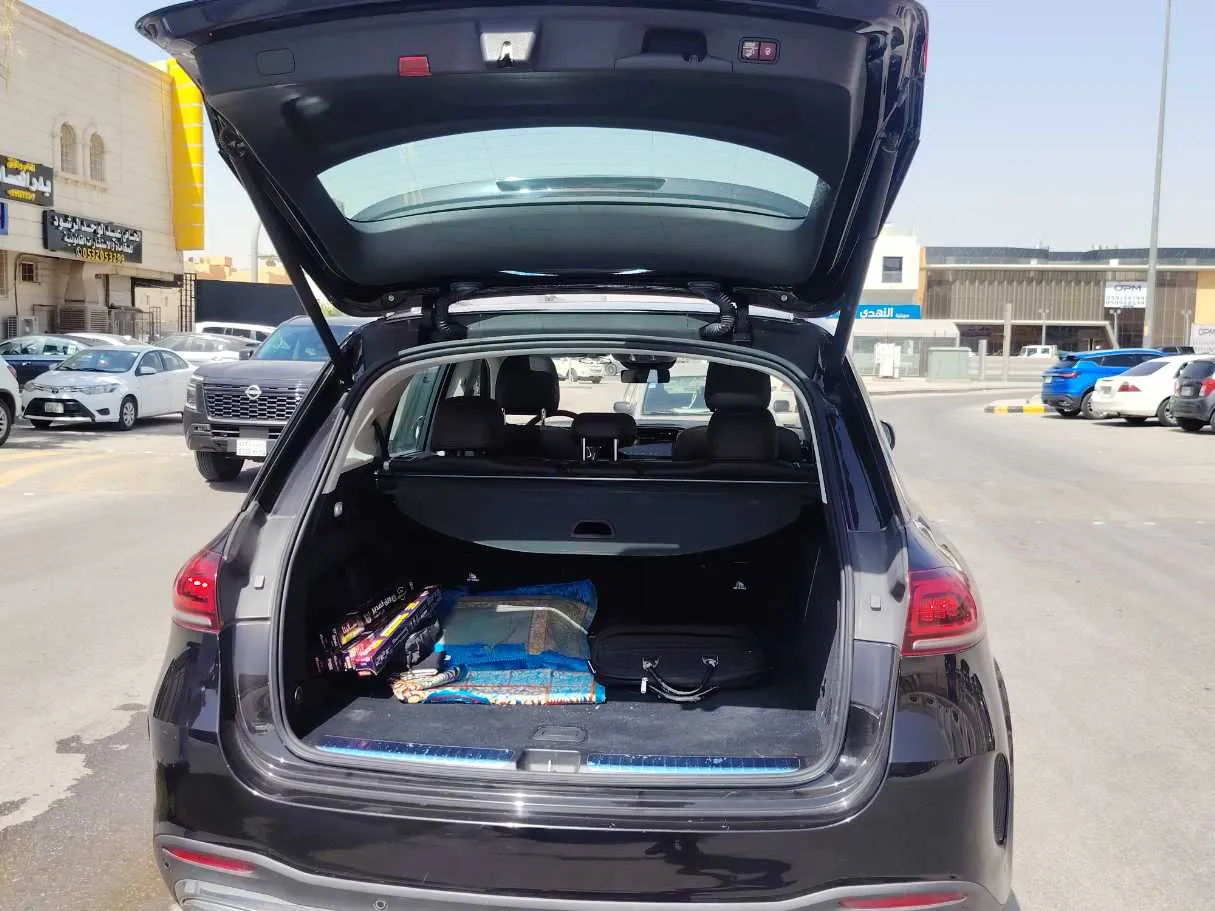 Car image 24