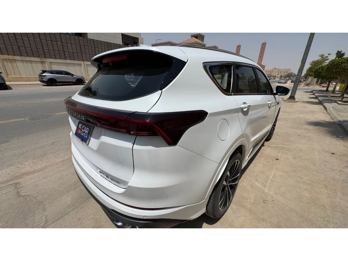 Car image 5