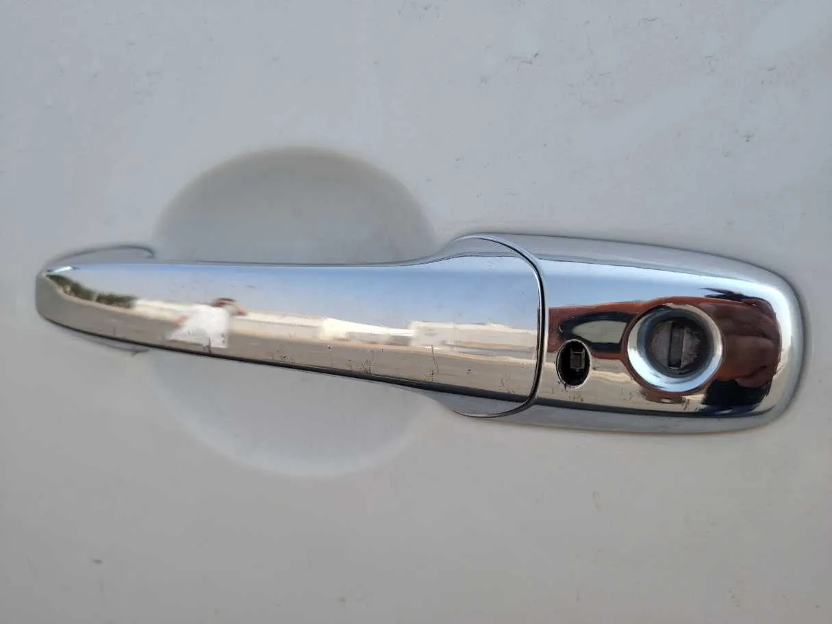 Car image 32