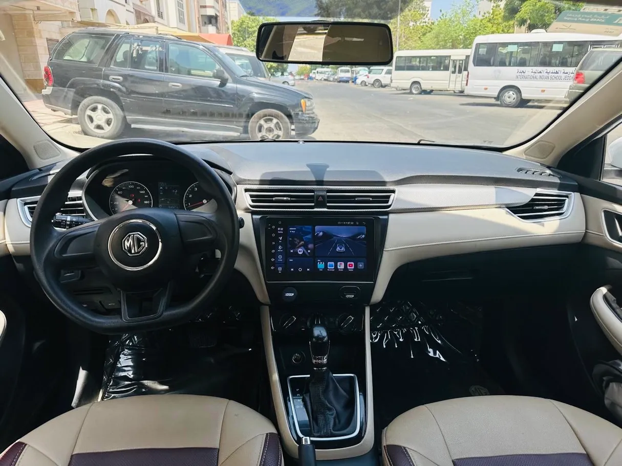 Car image 5