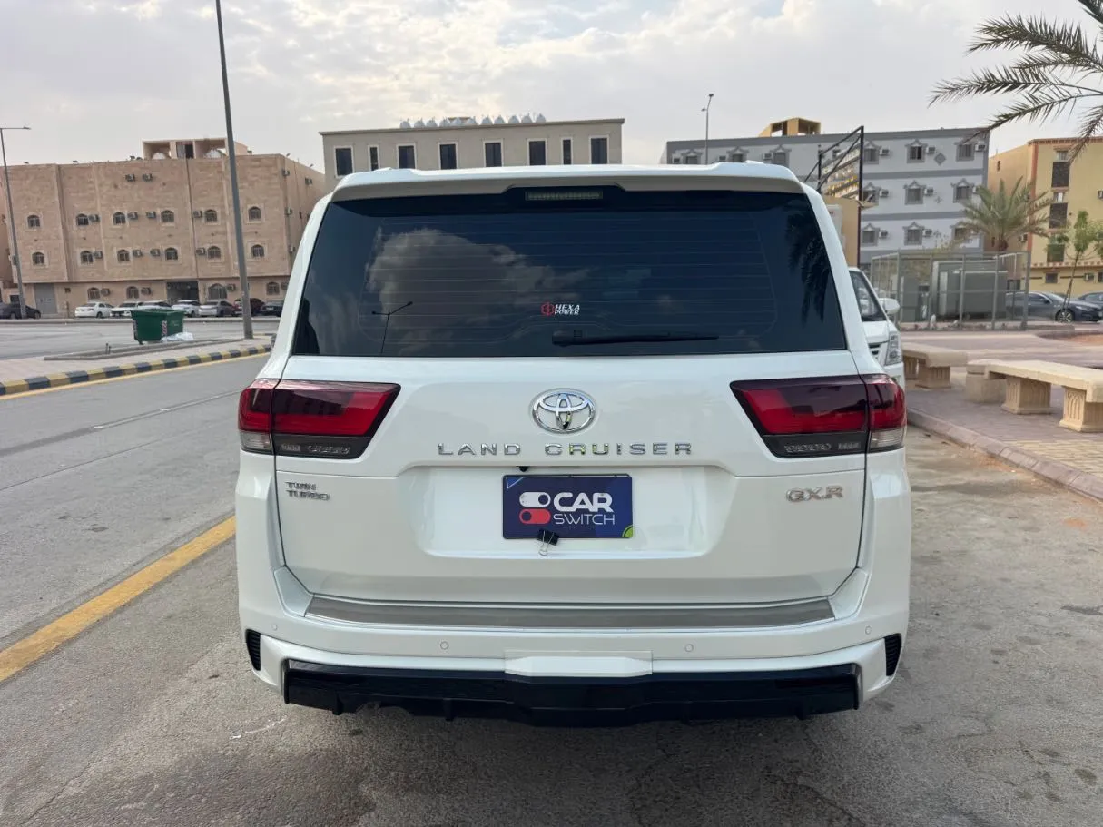 Car image 6