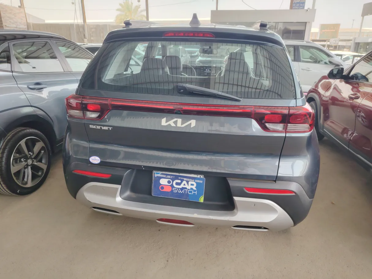 Car image 6