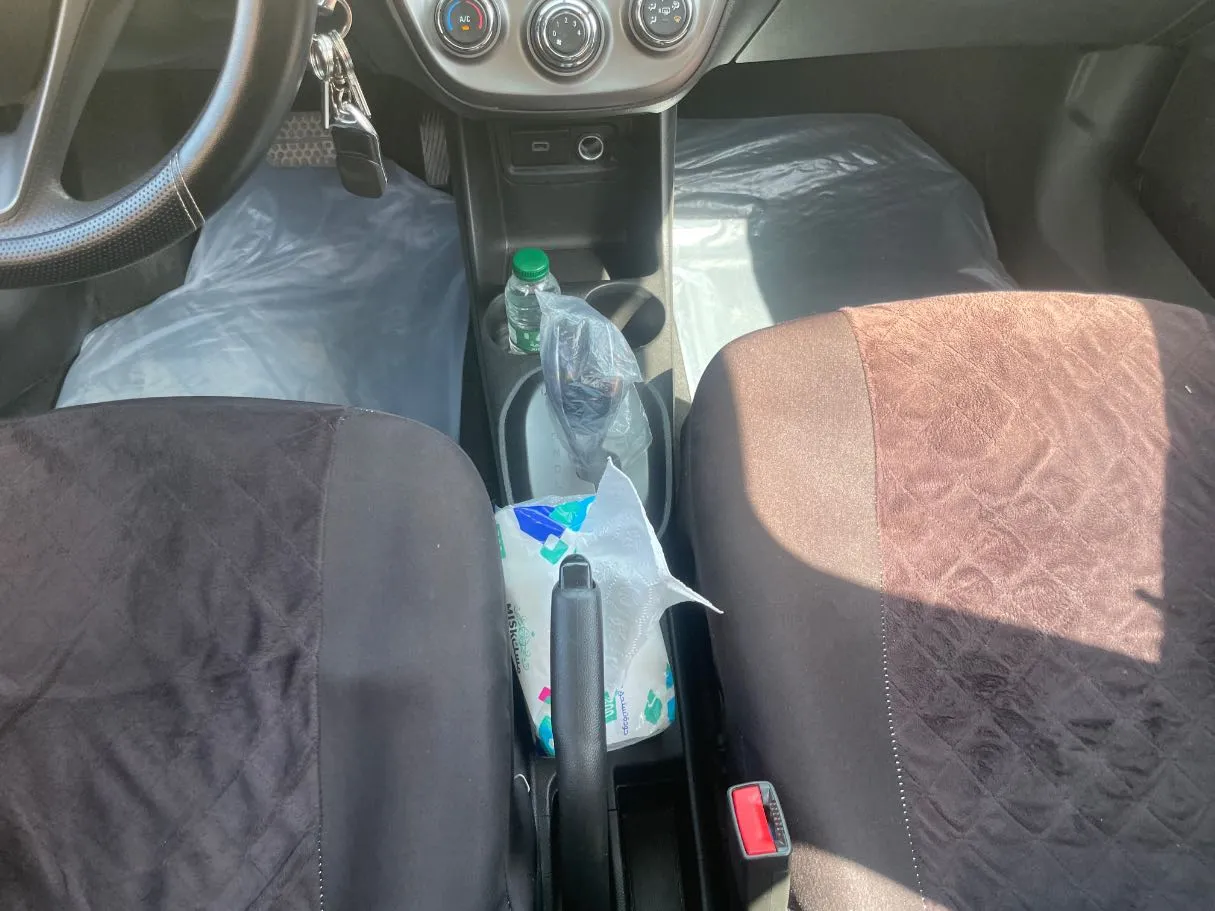 Car image 18