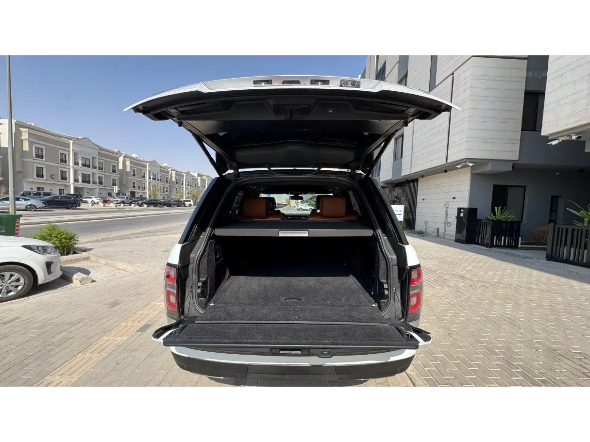 Car image 23