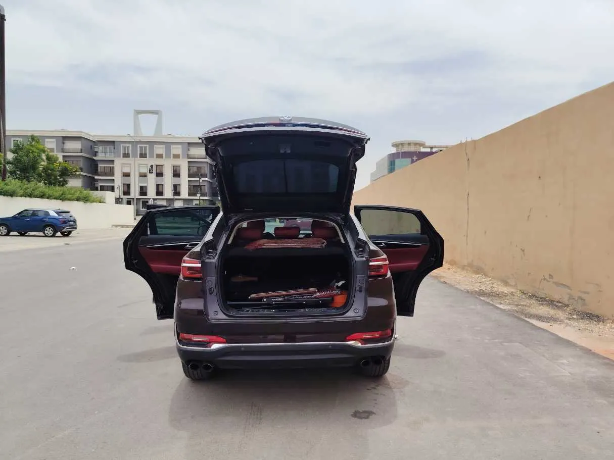 Car image 23