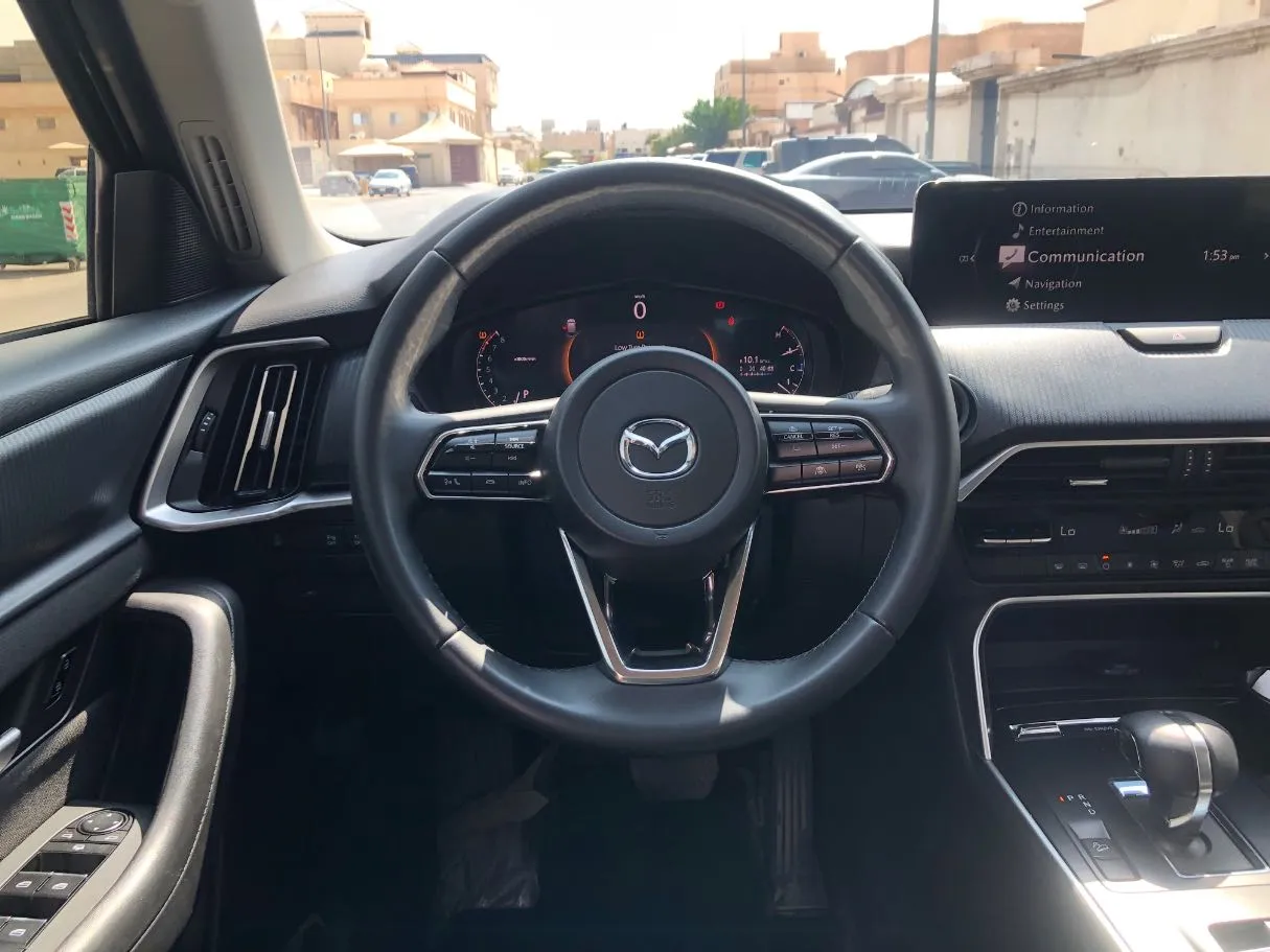Car image 16