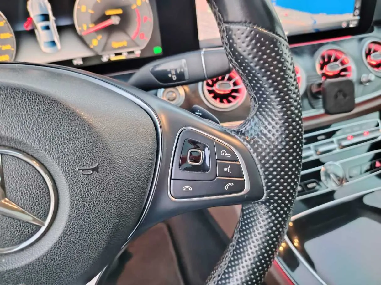 Car image 42