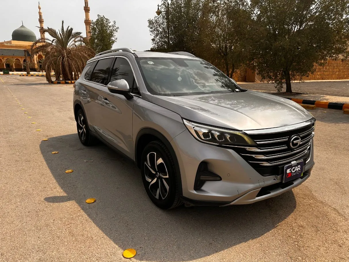 Car image 3