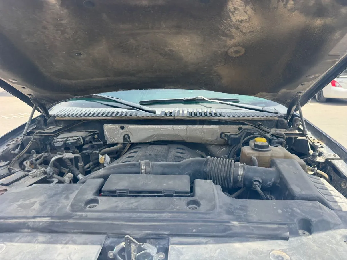 Car image 26