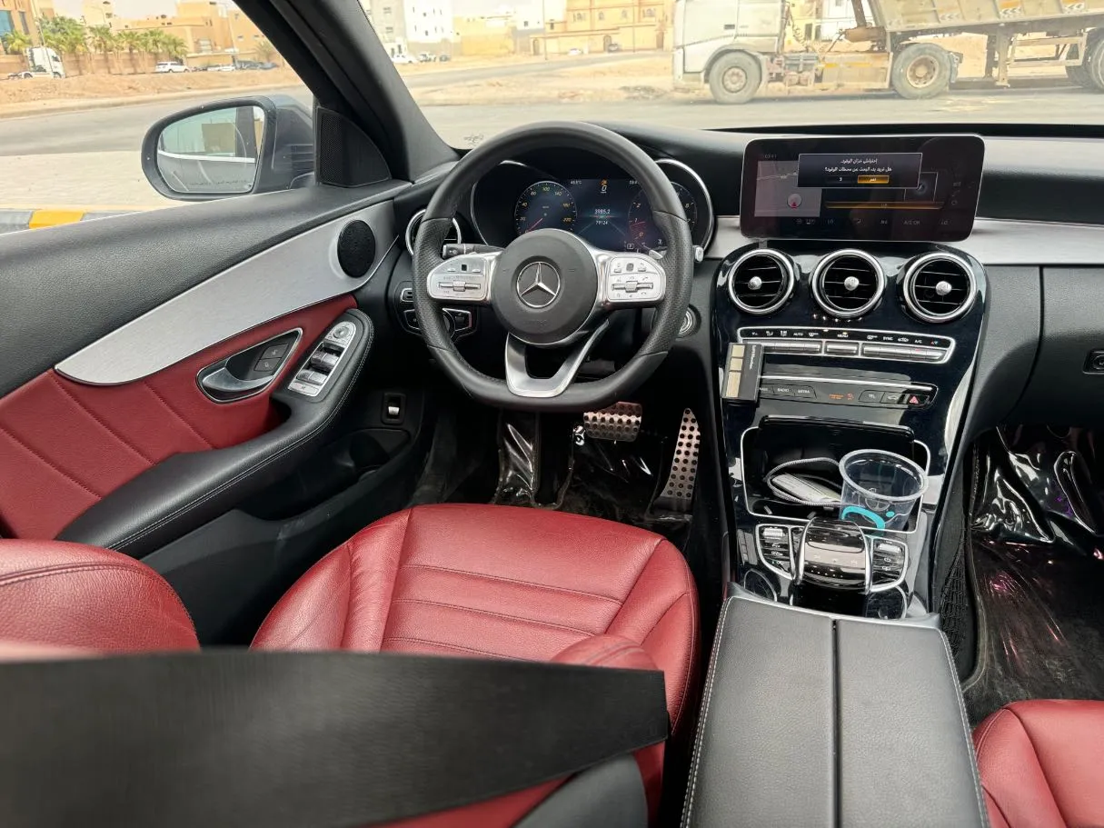 Car image 17