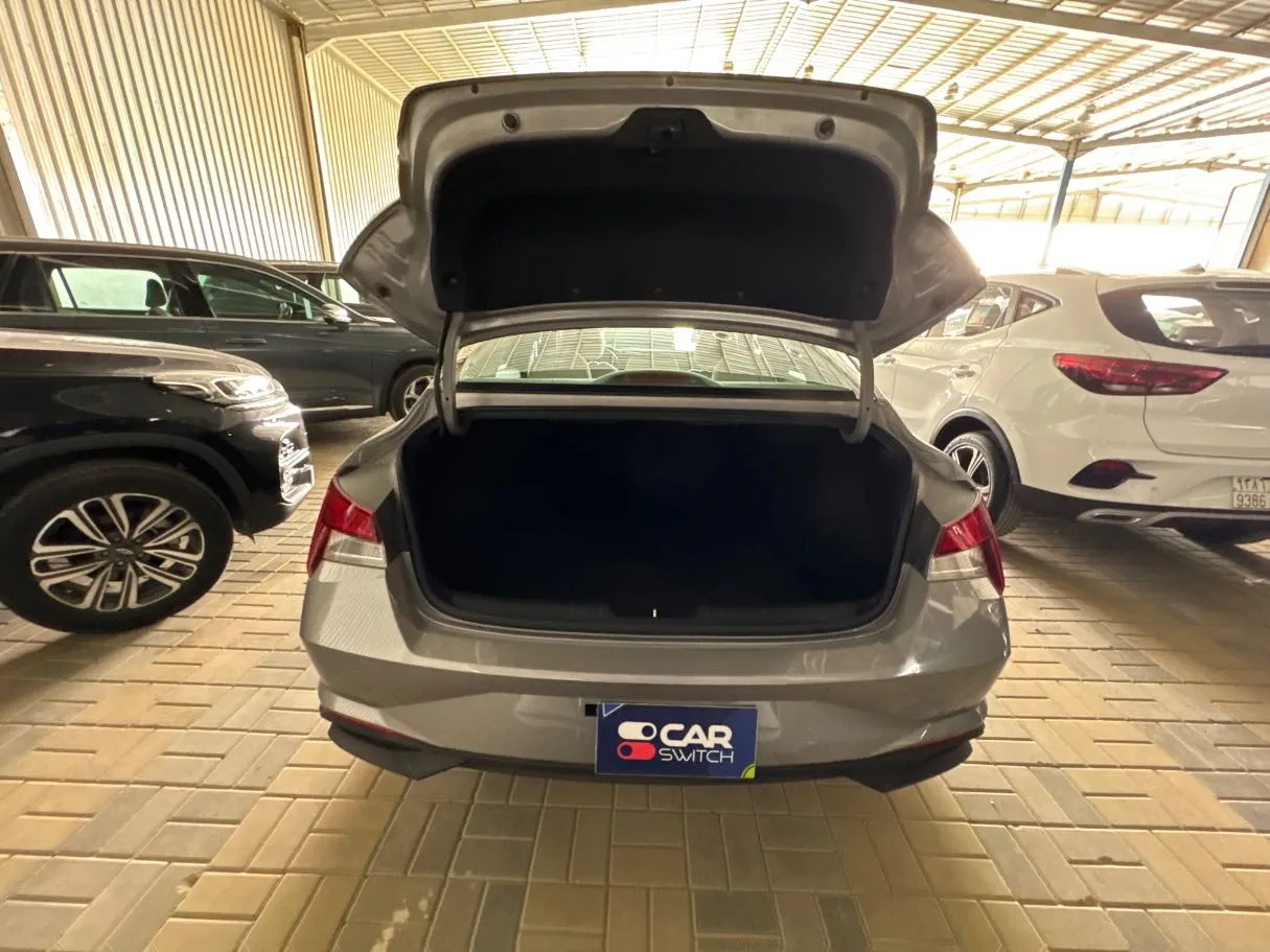 Car image 17