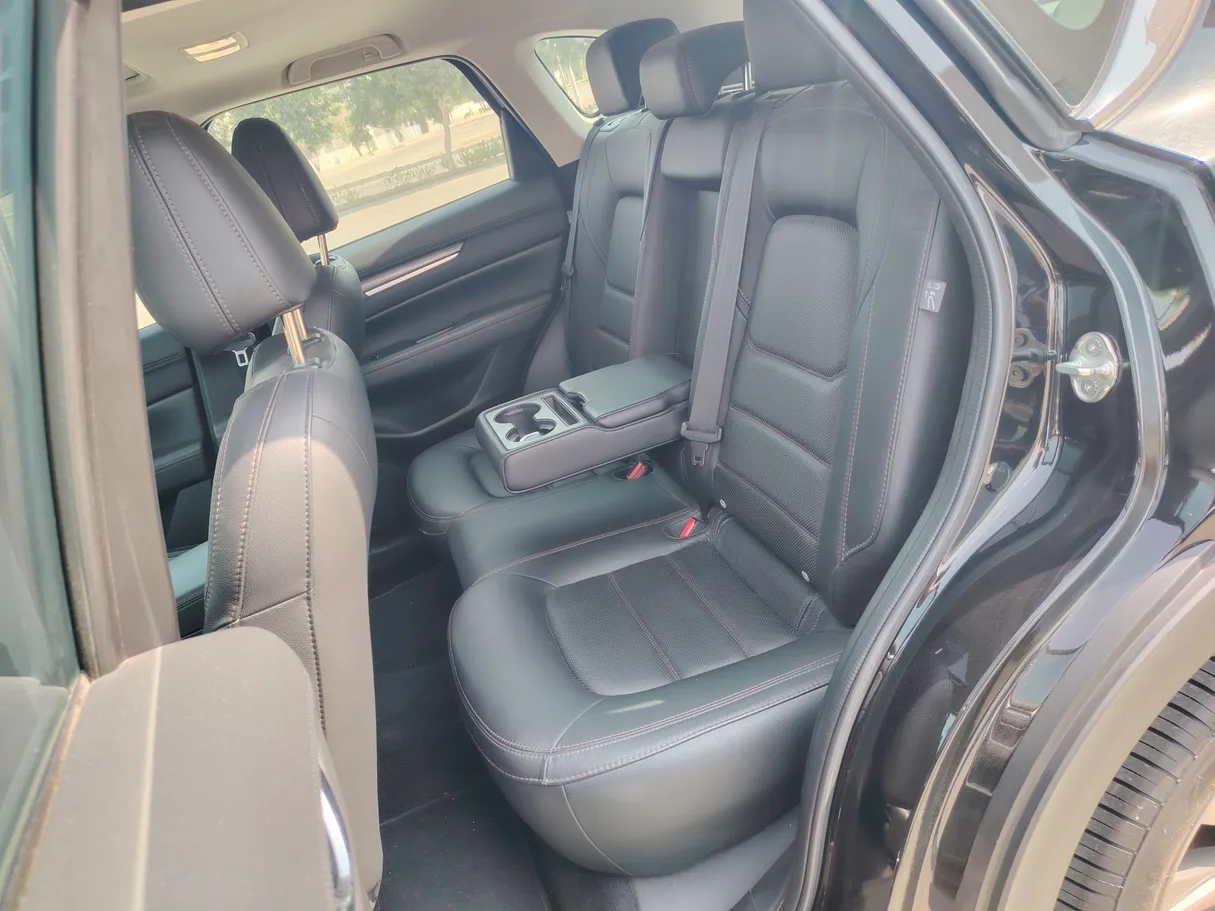 Car image 16