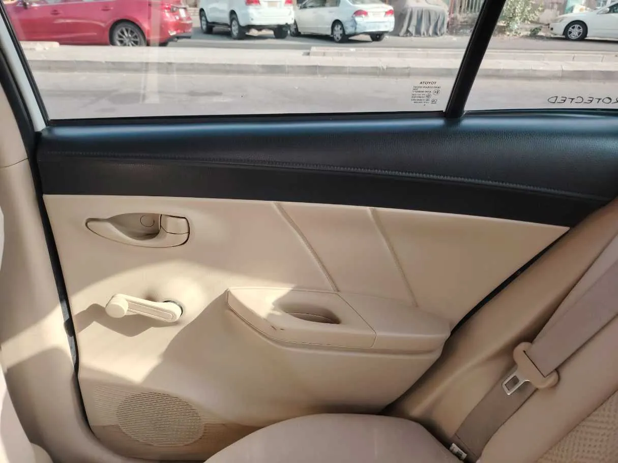 Car image 37