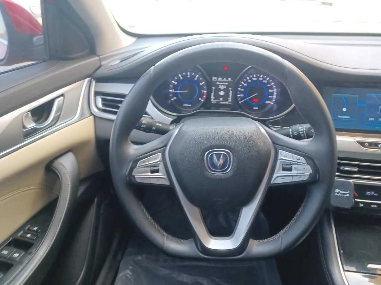Car image 16
