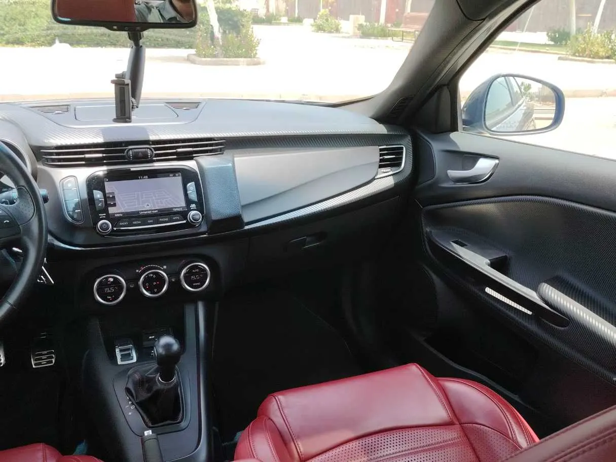 Car image 23