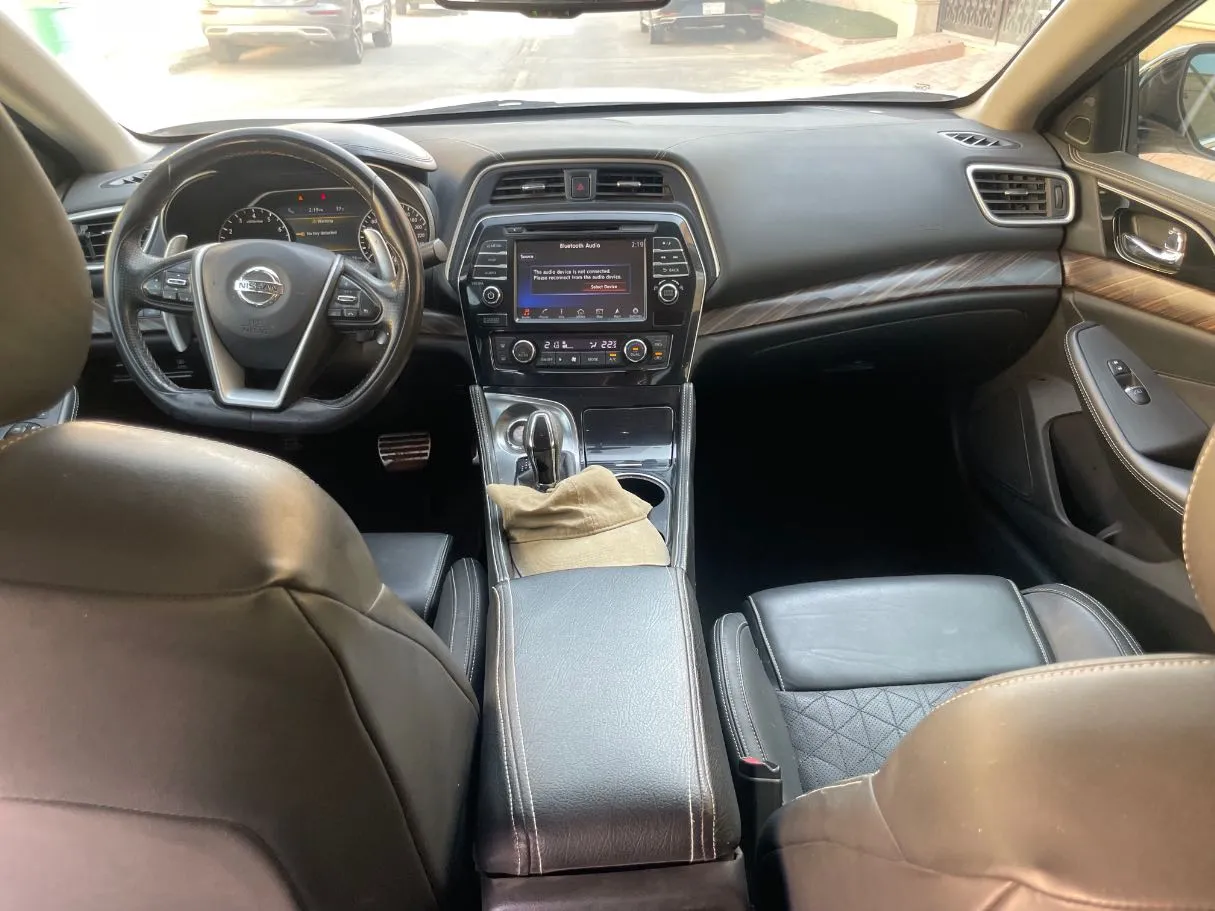 Car image 18