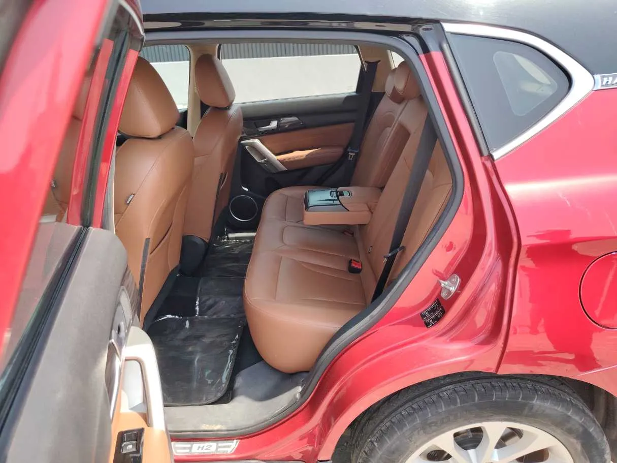 Car image 16