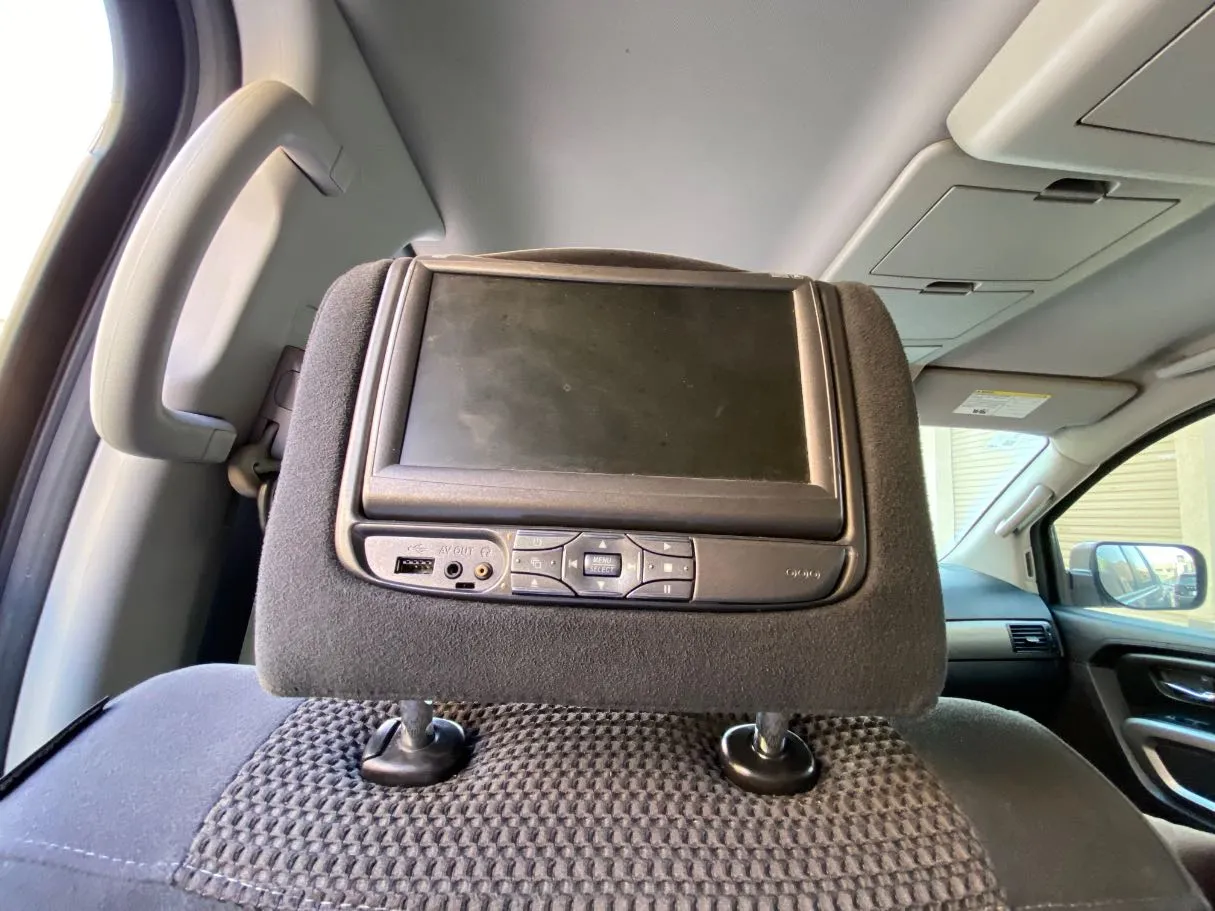 Car image 27