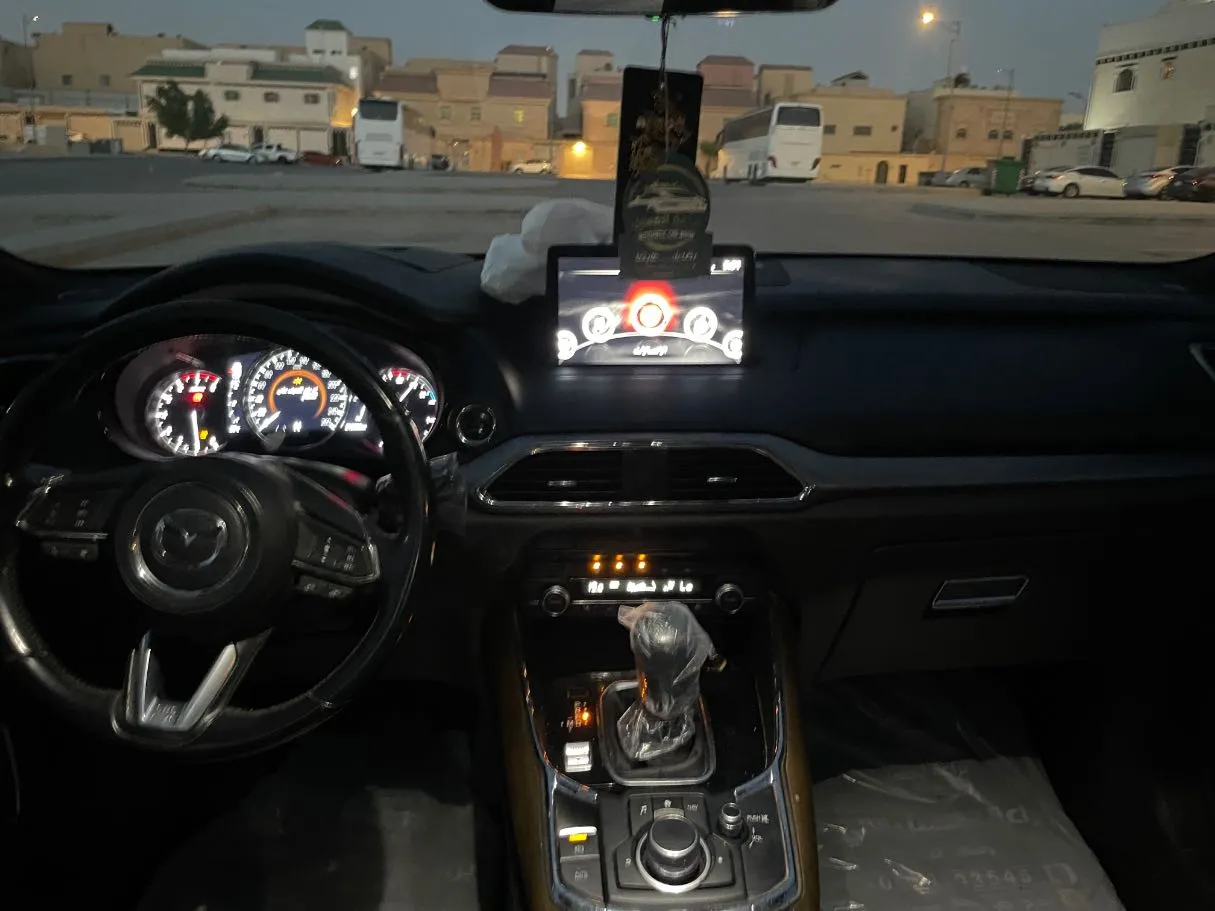Car image 19