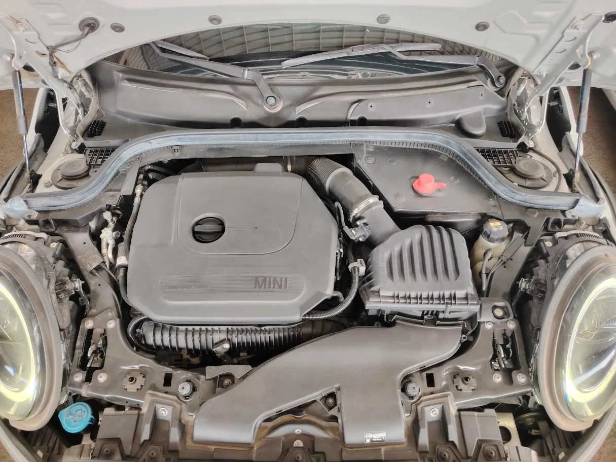 Car image 31