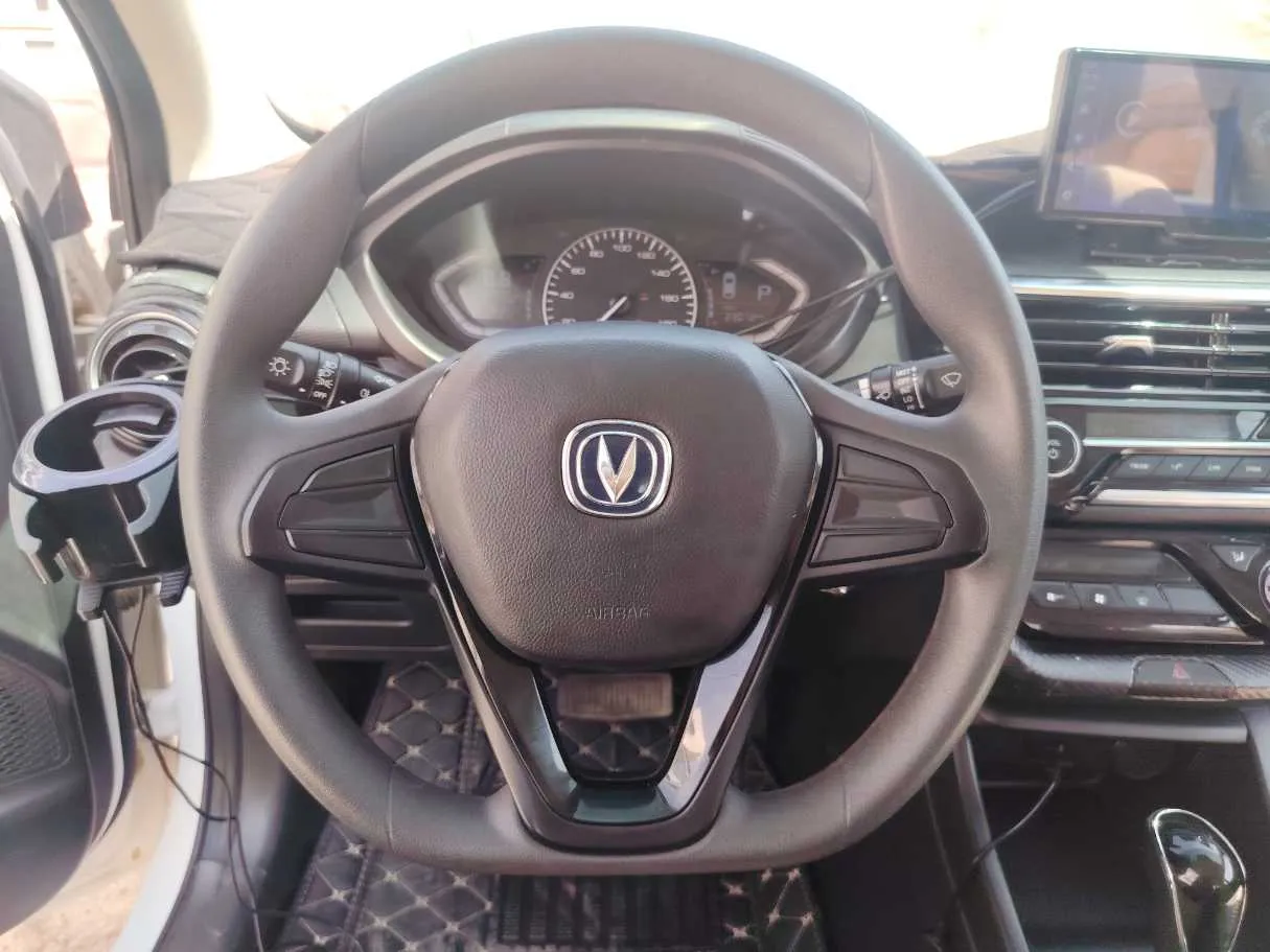 Car image 22
