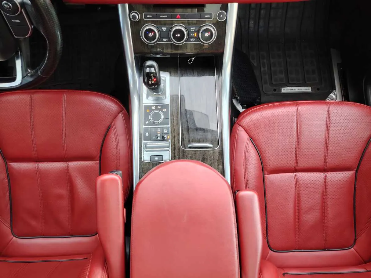 Car image 20