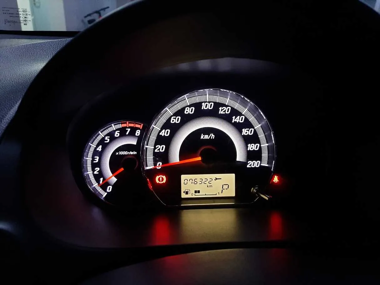 Car image 18