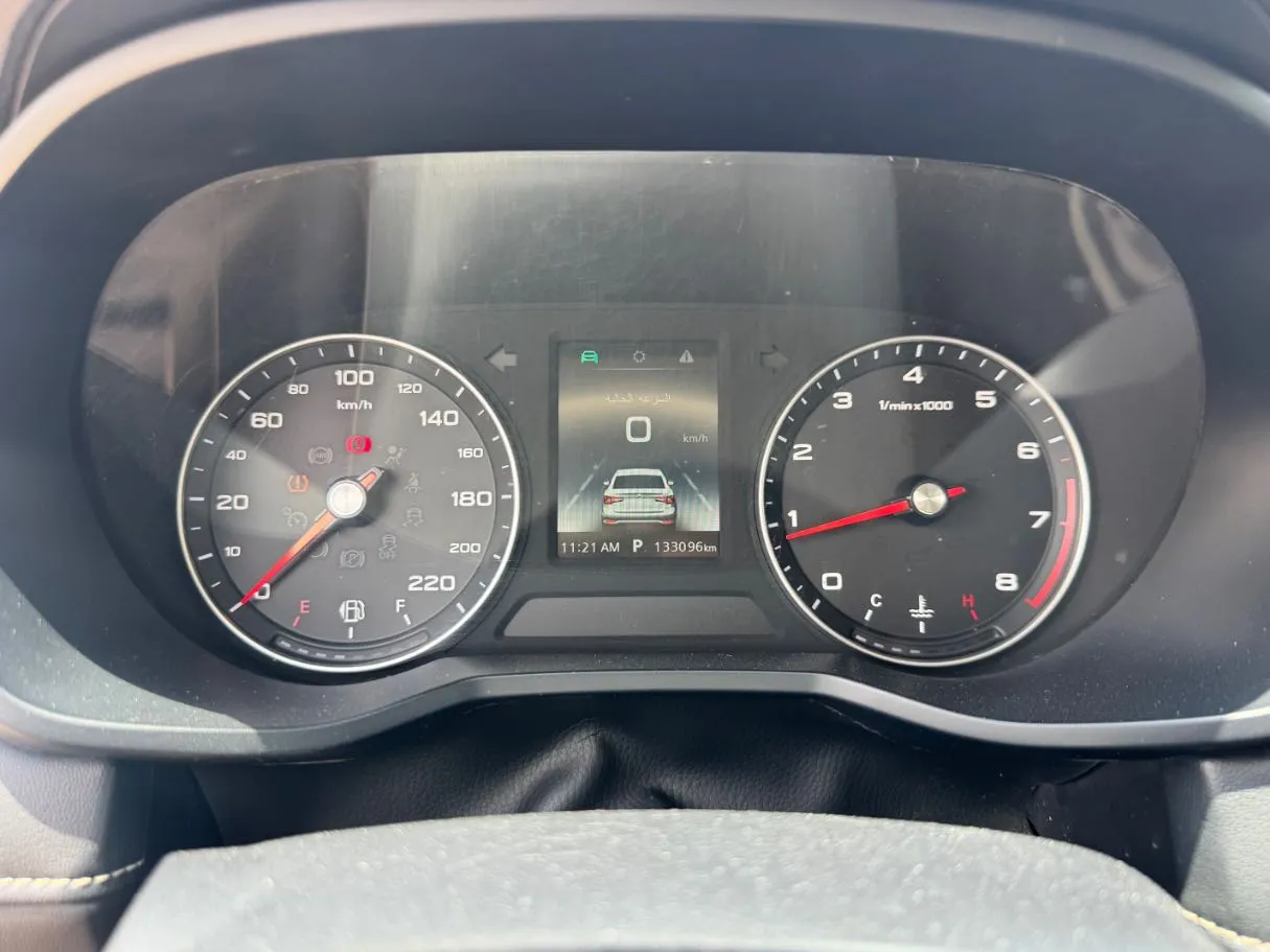 Car image 18