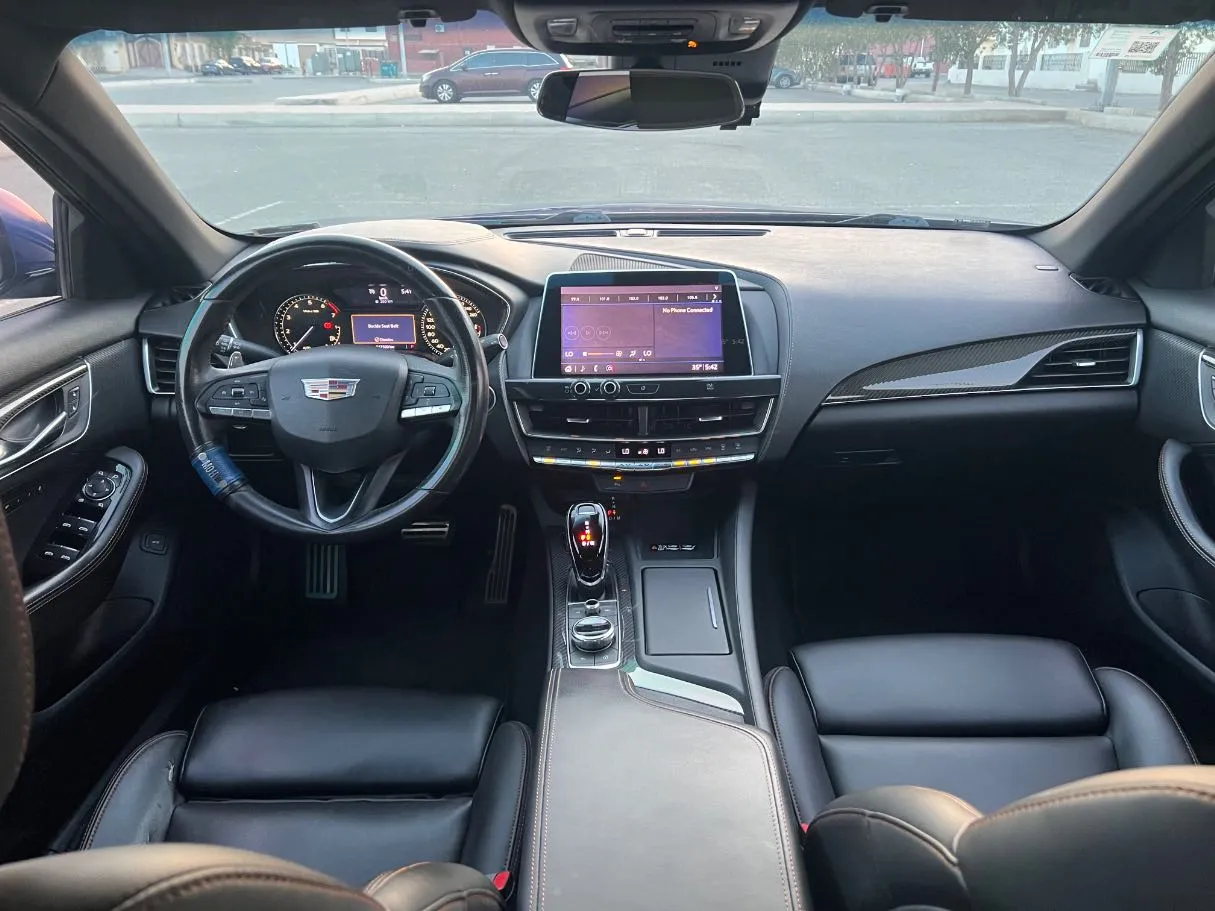 Car image 15
