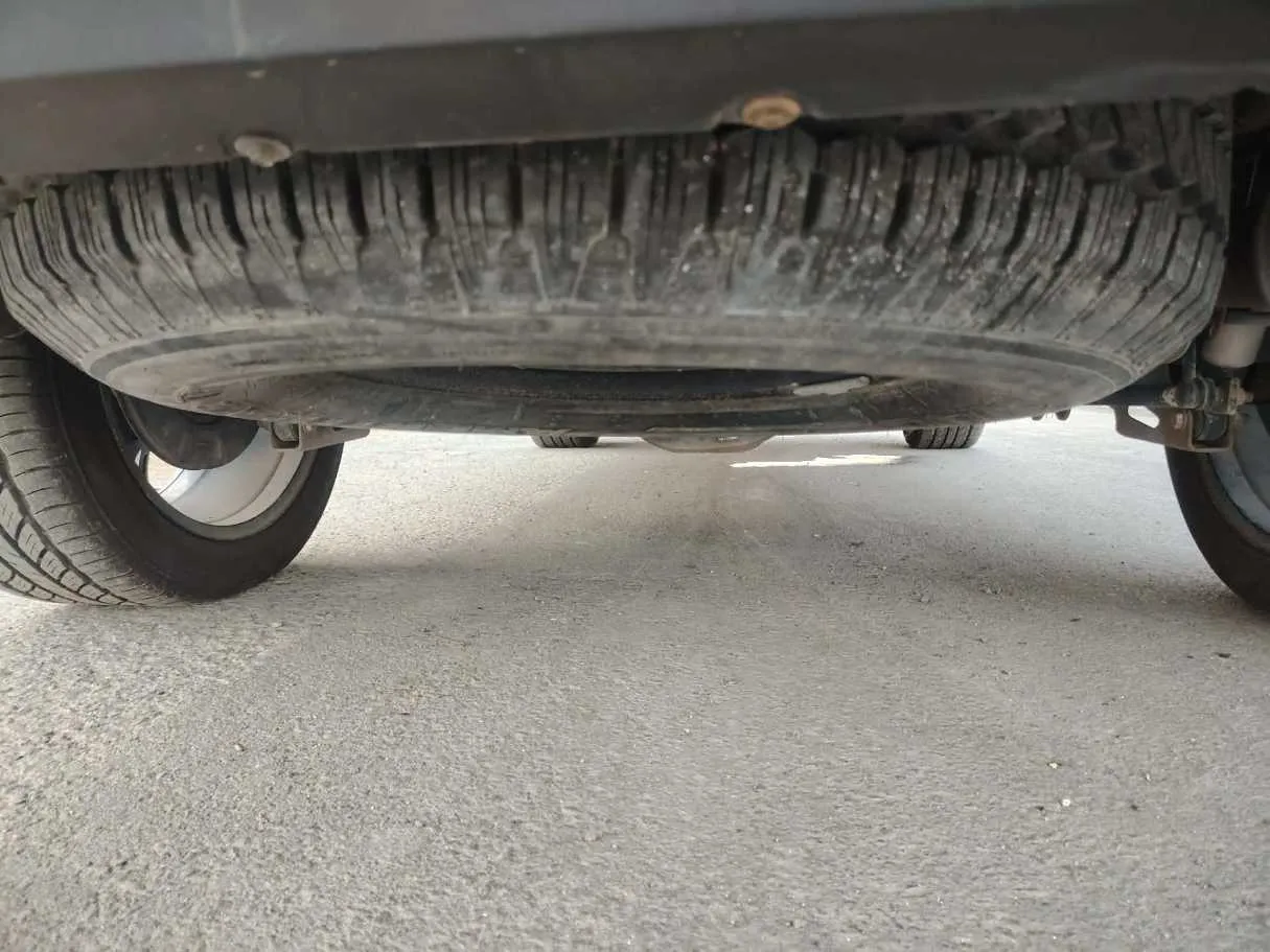 Car image 48