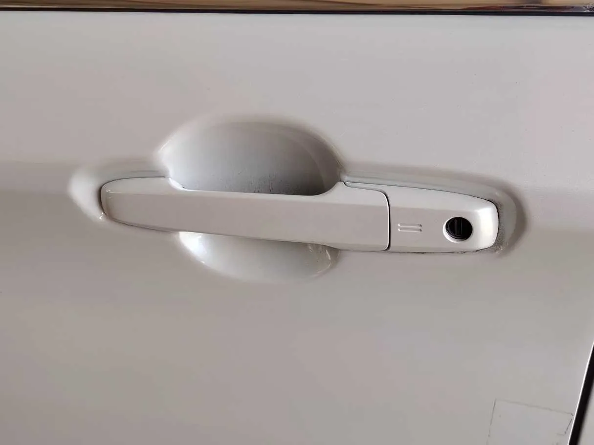 Car image 27