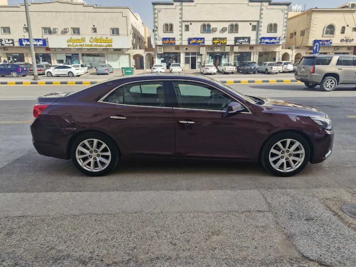 Car image 4