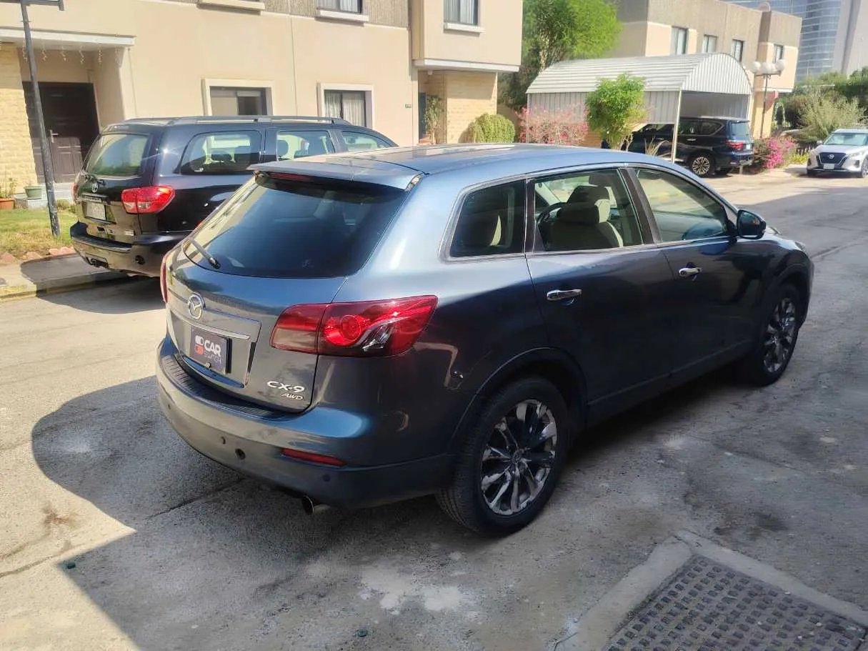 Car image 5
