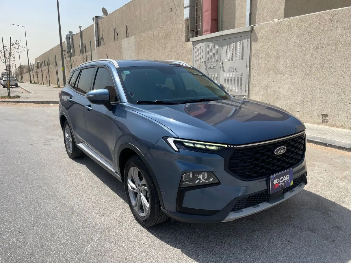 Car image 3