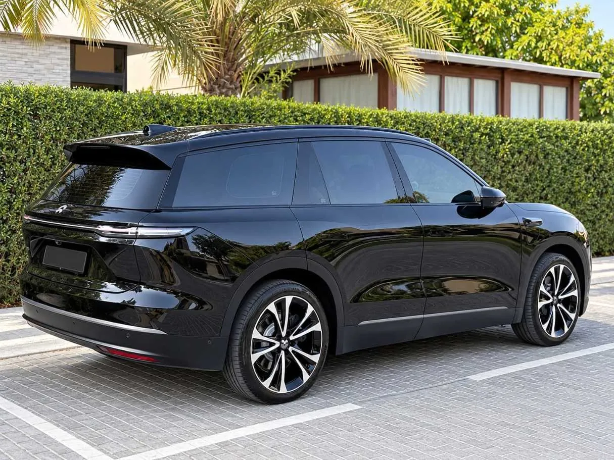 Car image 8