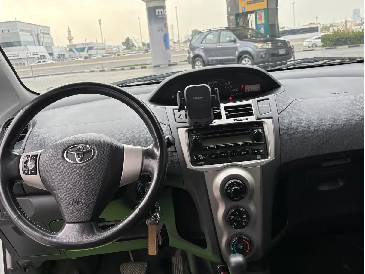 Car image 7