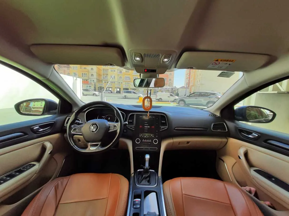 Car image 17