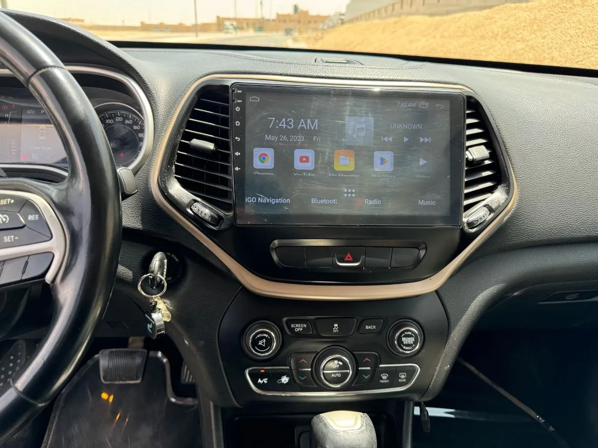Car image 19
