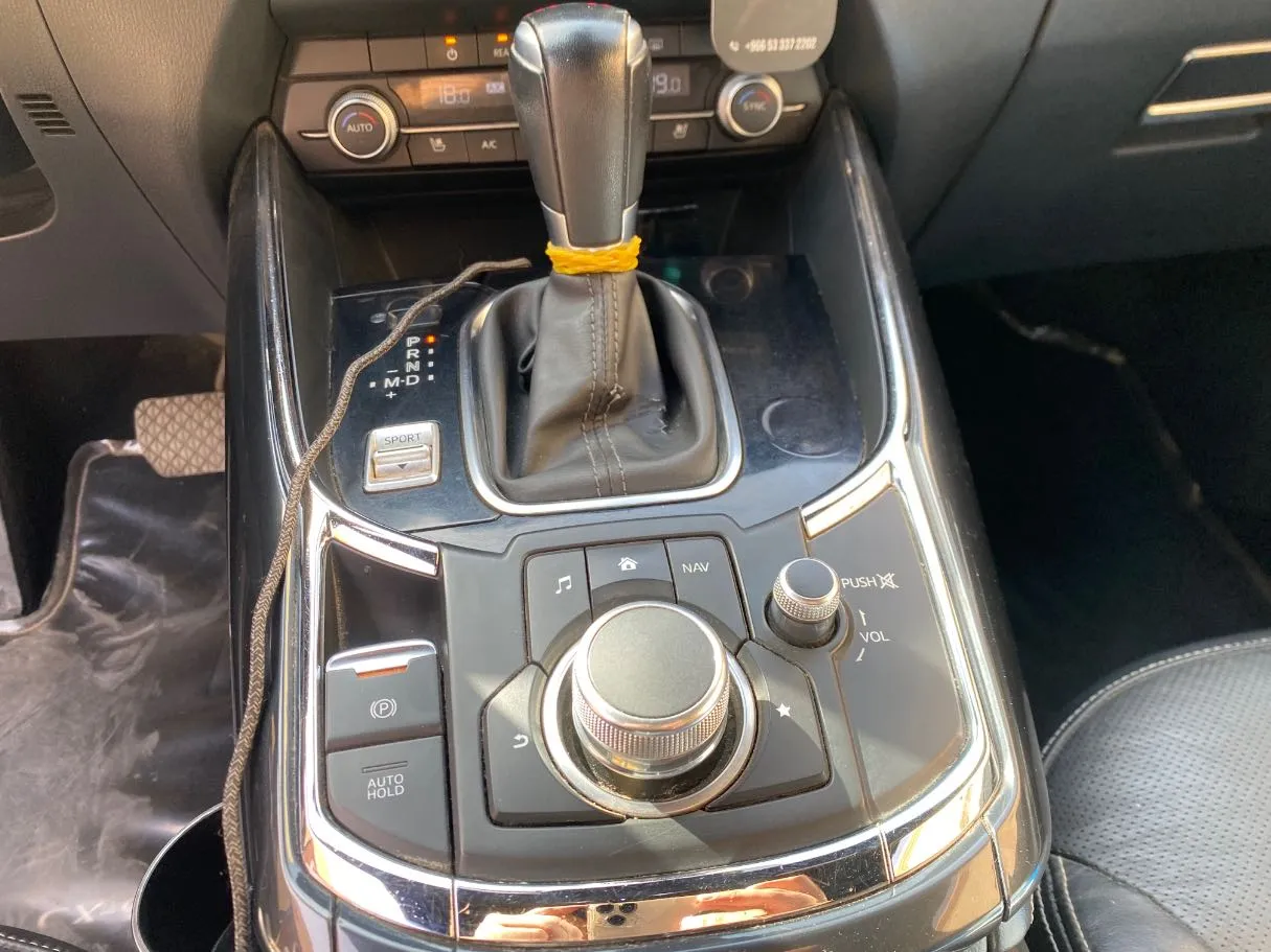 Car image 15