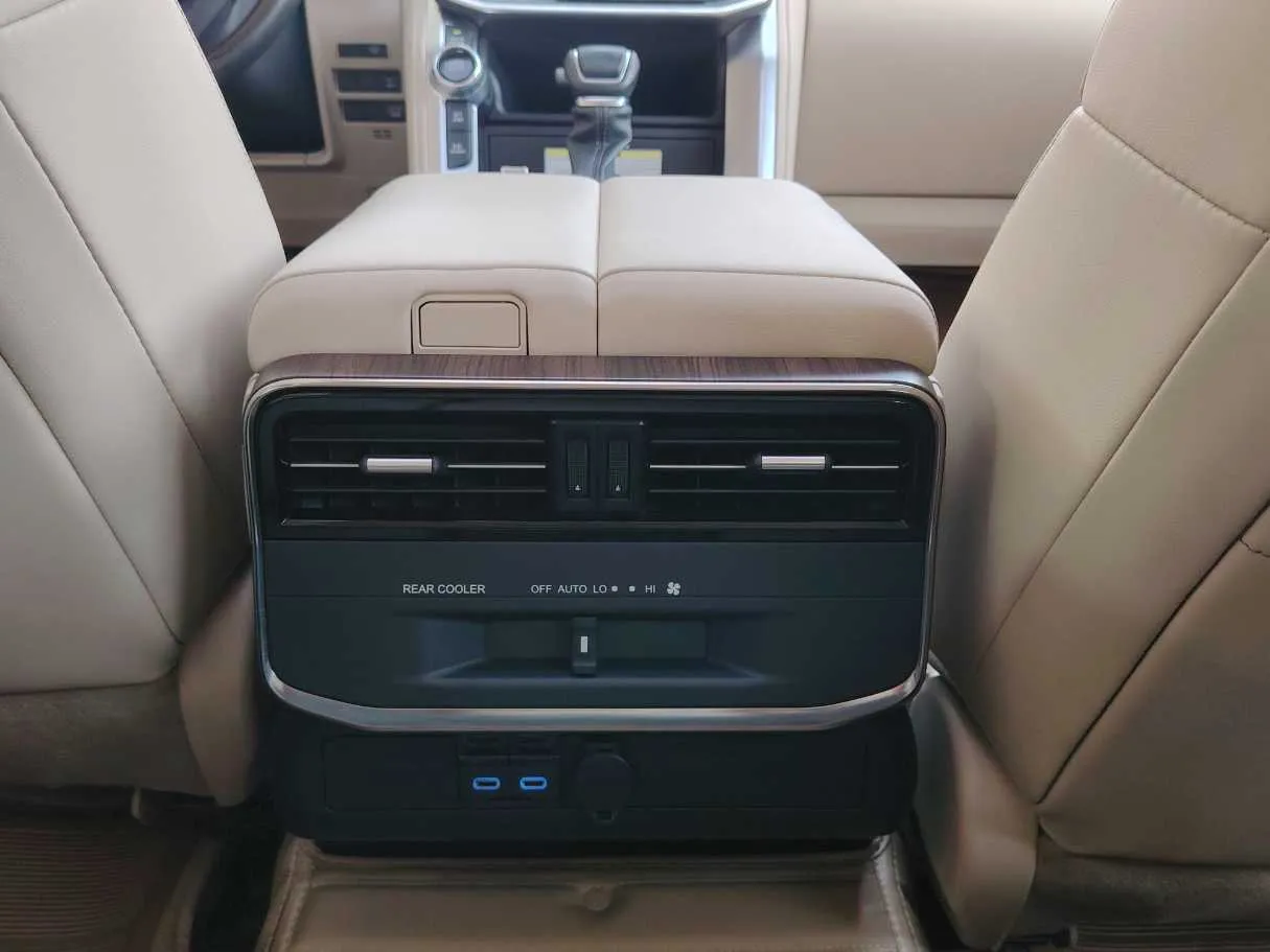 Car image 31