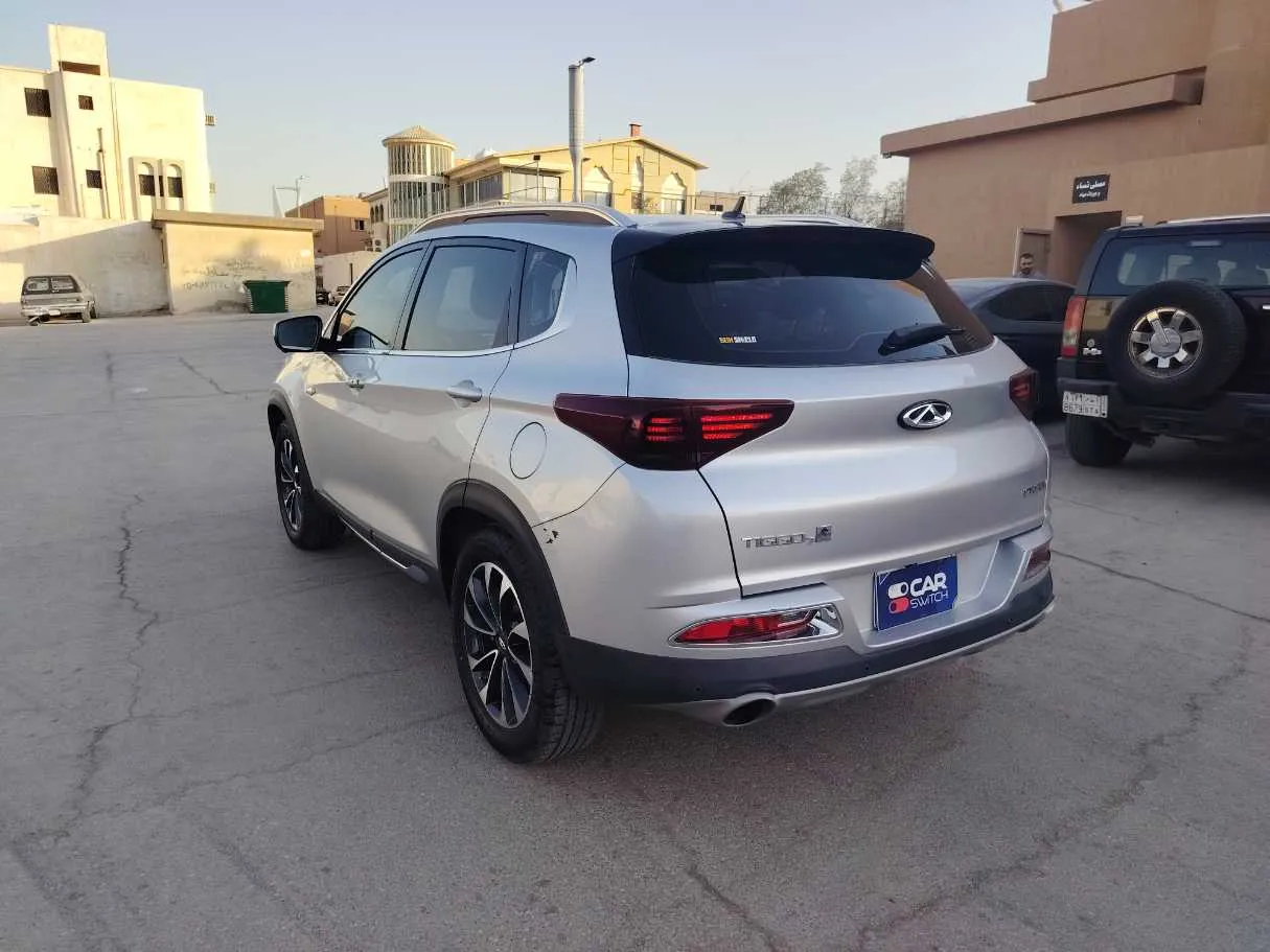 Car image 7