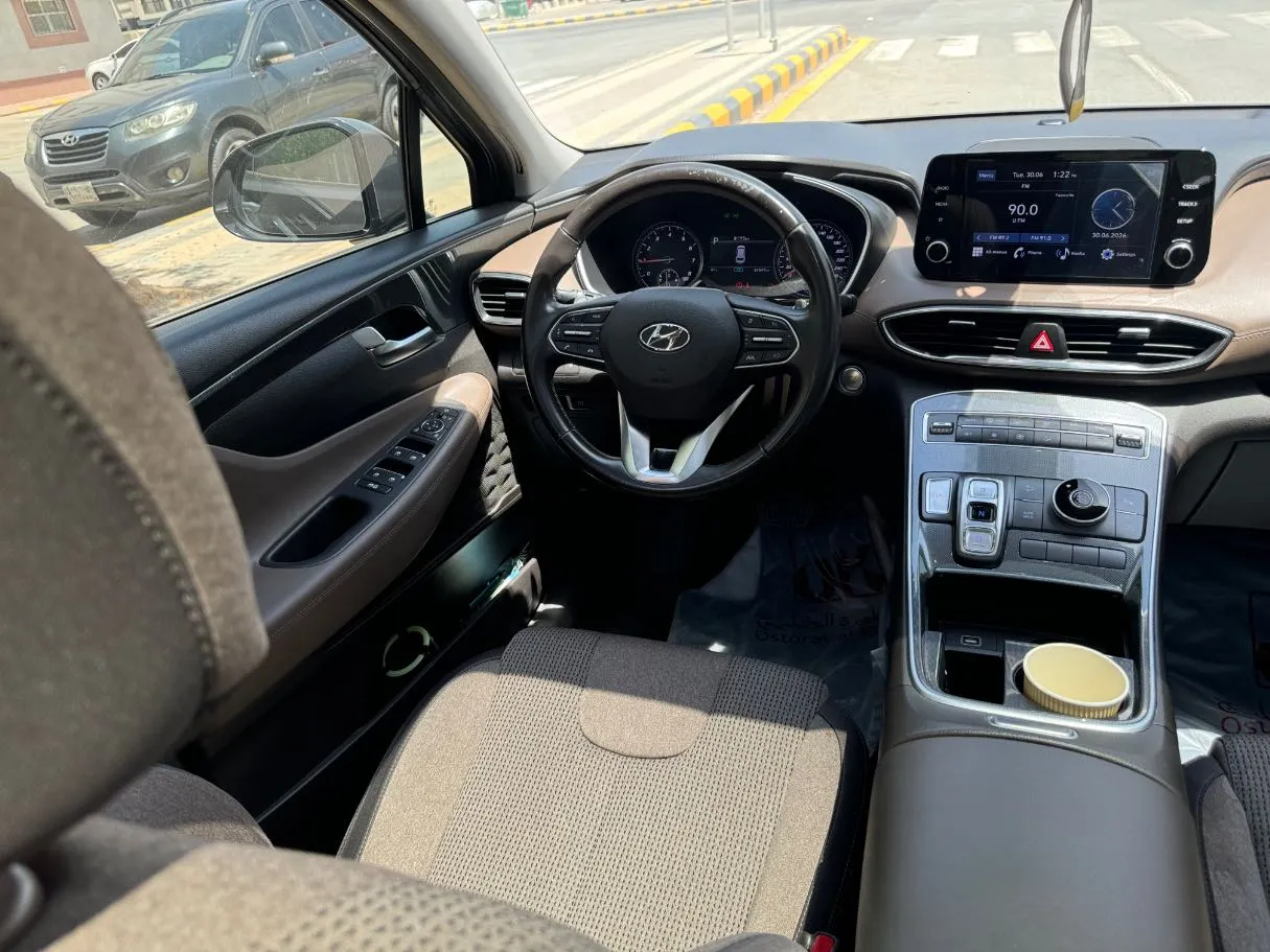 Car image 20