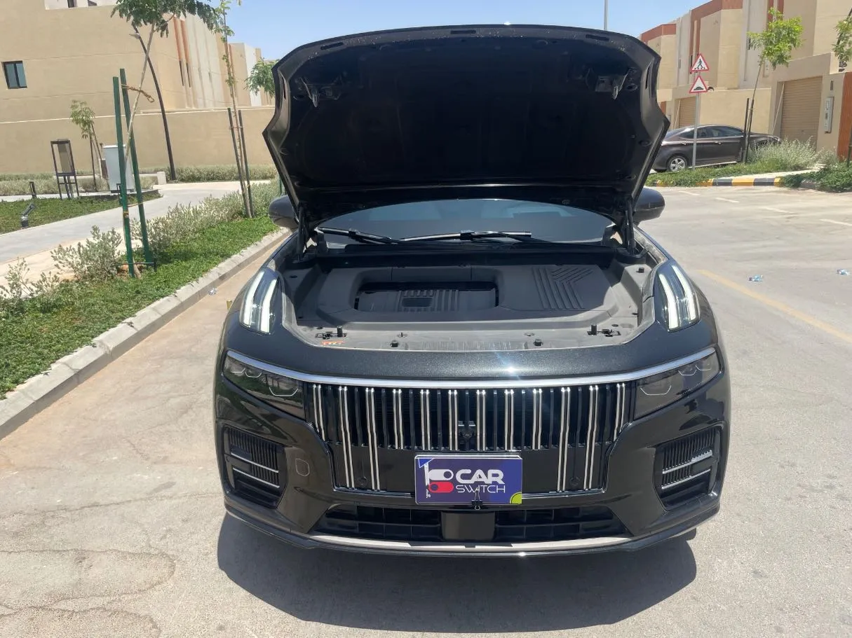 Car image 25