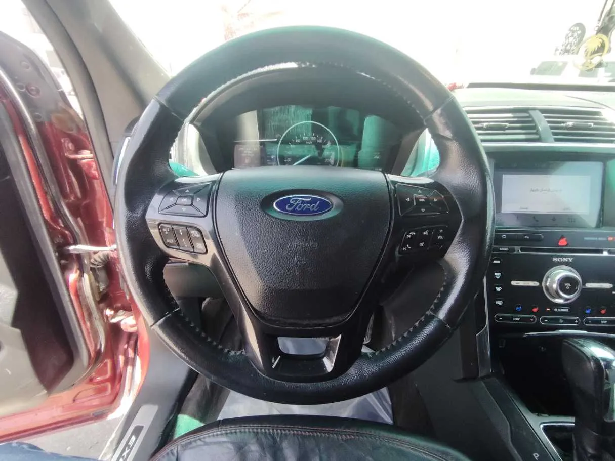 Car image 23